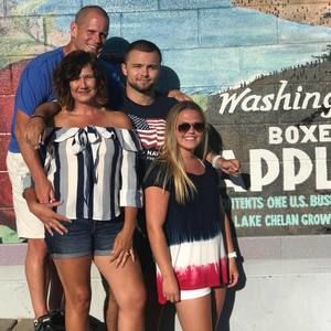 Meet your Posher, Kelley